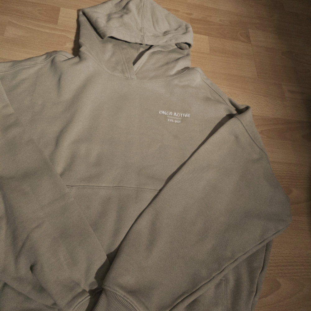 ONER ACTIVE HOODIE (size small)